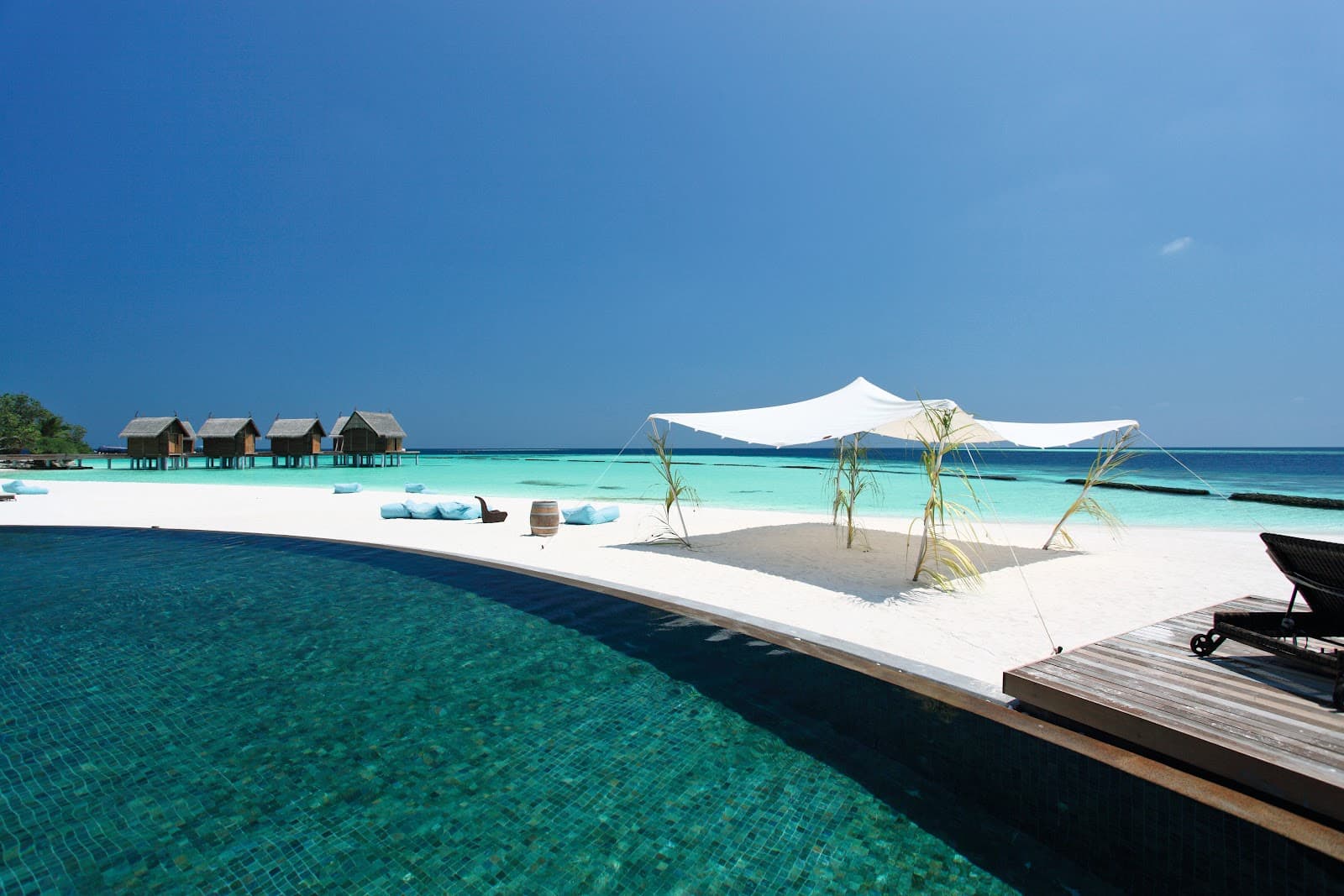Constance Moofushi 6