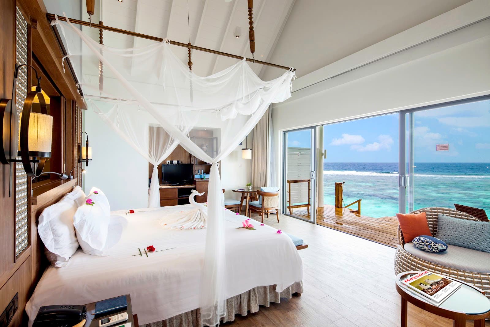 Machchafushi Island Resort & Spa Maldives, The Centara Collection 4