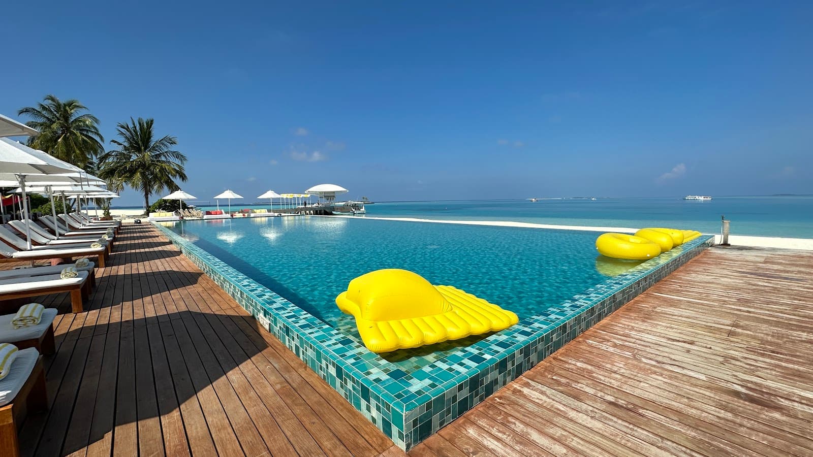 The Standard Huruvalhi Maldives 7